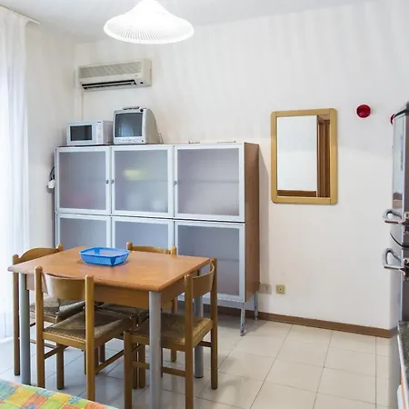 Castello Apartment *